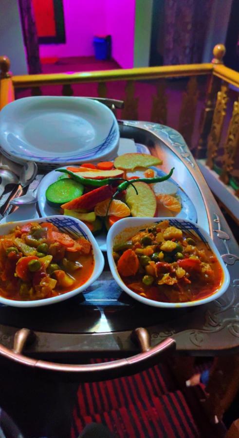 Everest Guest House Gulmarg Bagian luar foto
